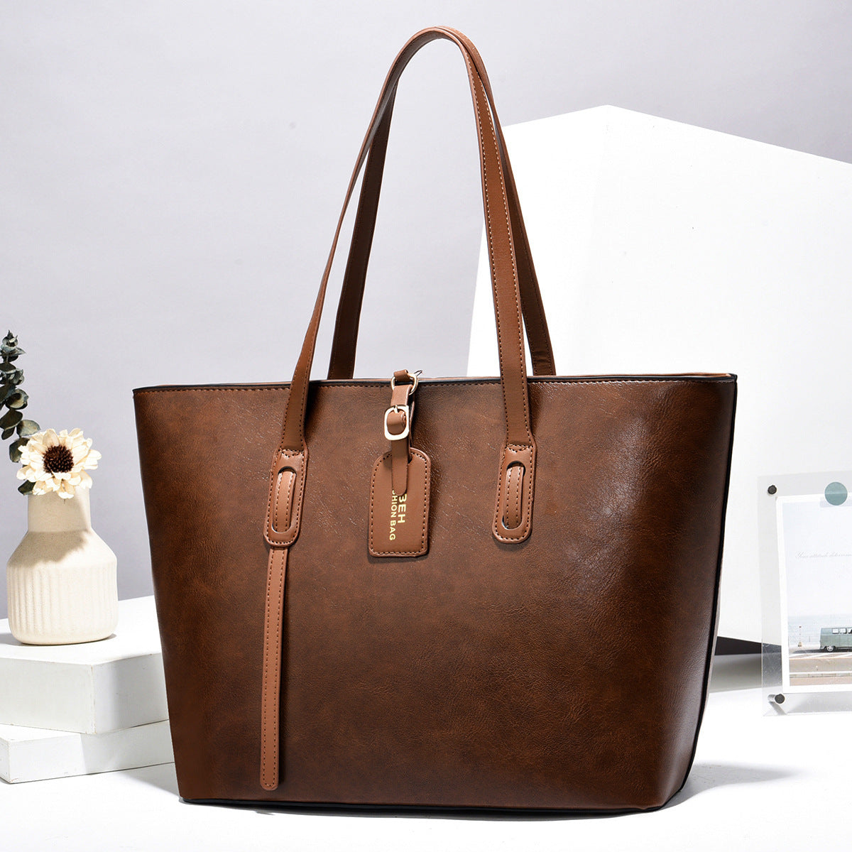 SARAVÉA Éclipse Shoulder Bag