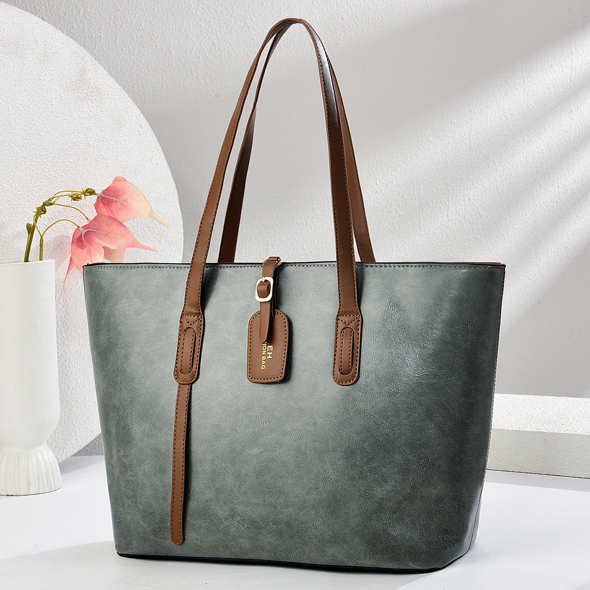 SARAVÉA Éclipse Shoulder Bag