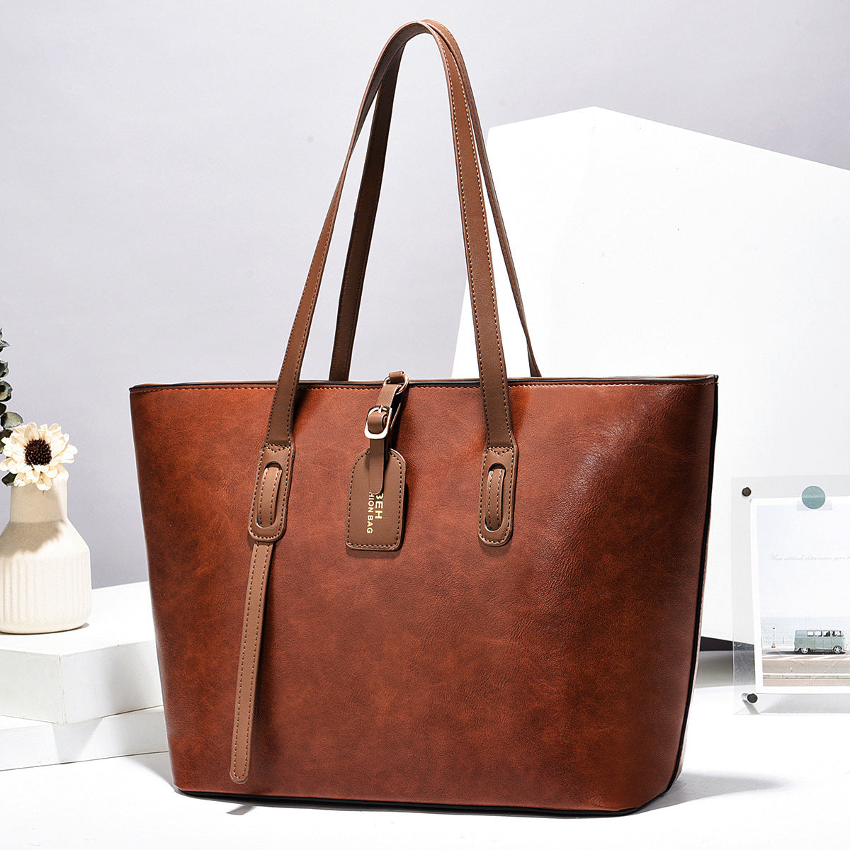 SARAVÉA Éclipse Shoulder Bag
