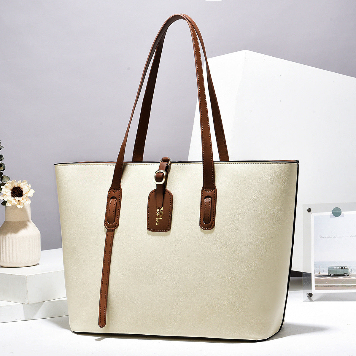 SARAVÉA Éclipse Shoulder Bag